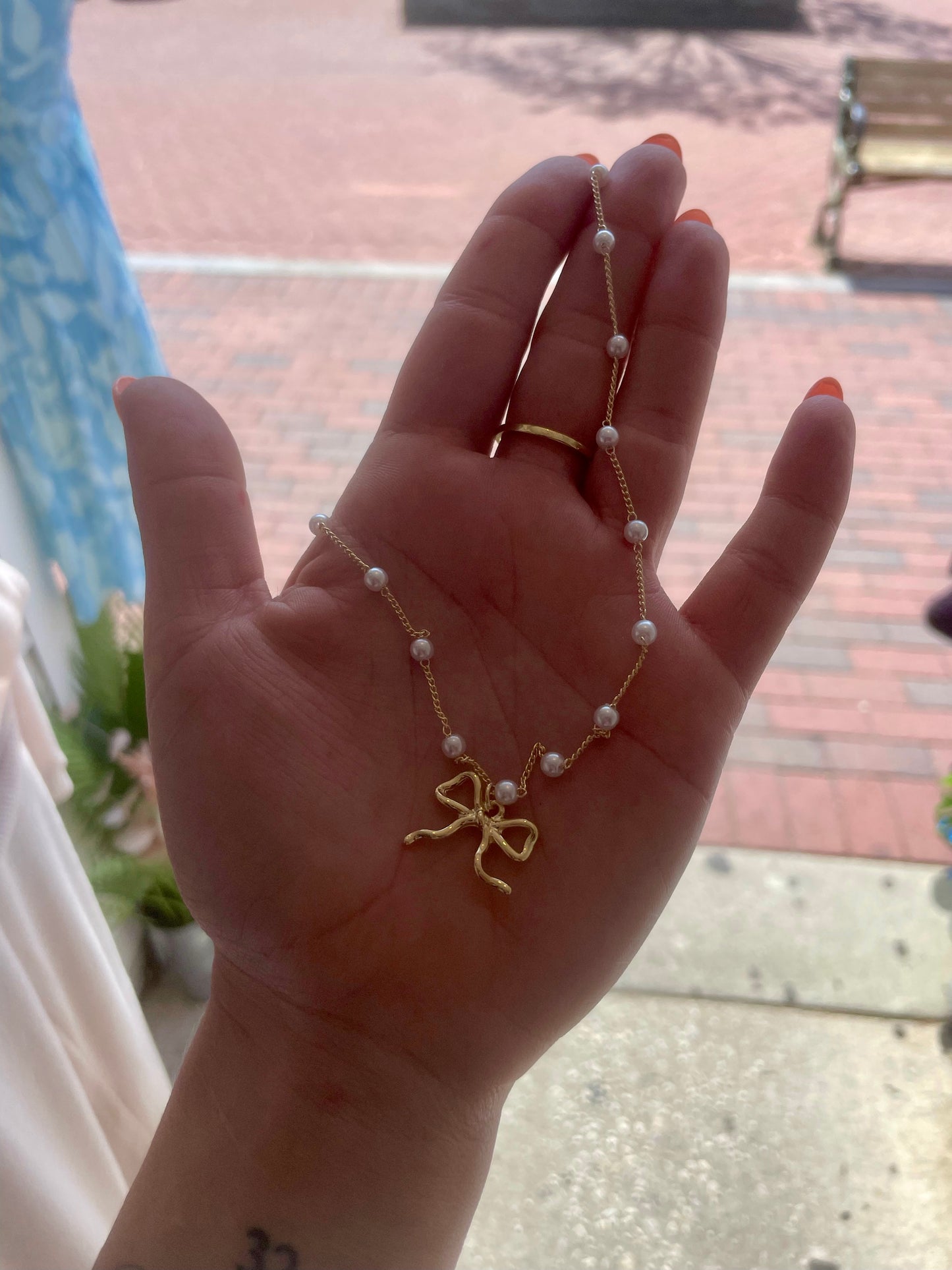 Golden Bow & Floating Pearl Necklace - Gold