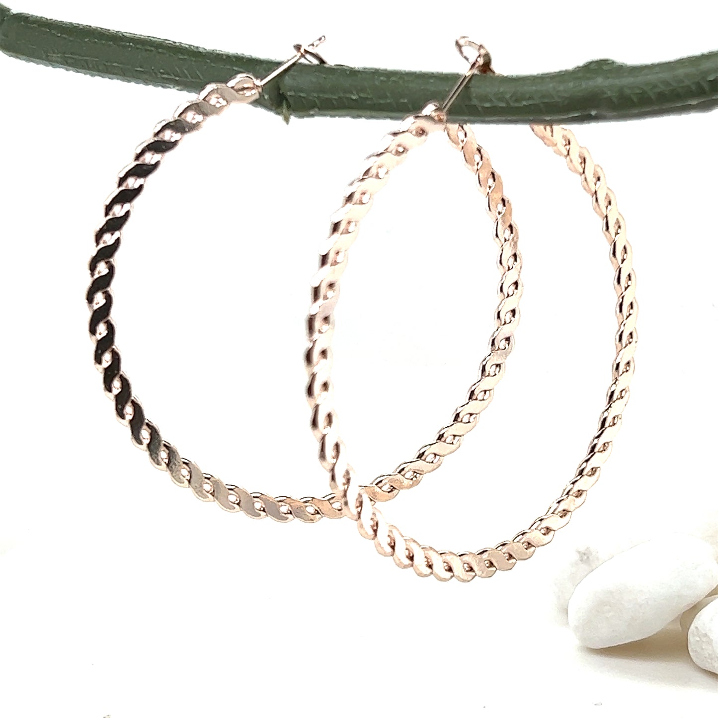 Fixed Chain Link Metallic Hoop Earrings - In 6 Colors