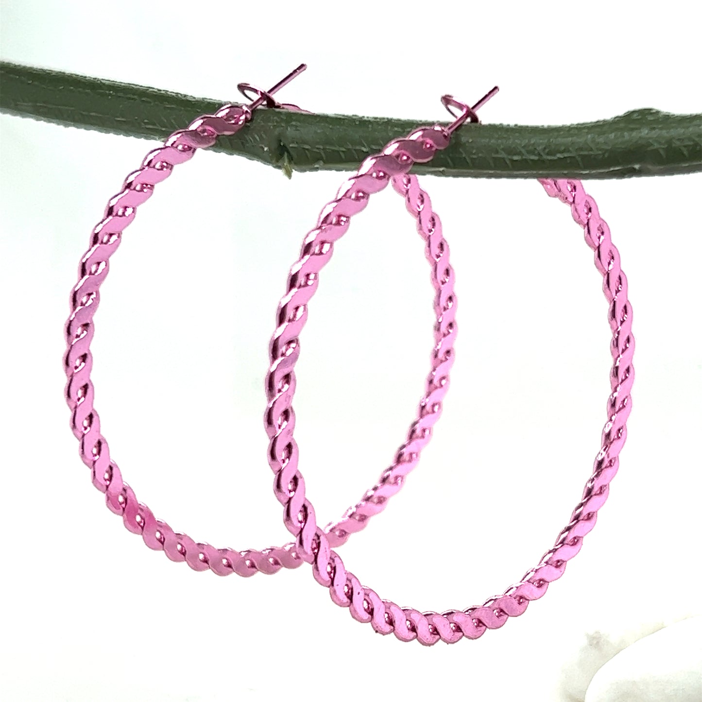 Fixed Chain Link Metallic Hoop Earrings - In 6 Colors