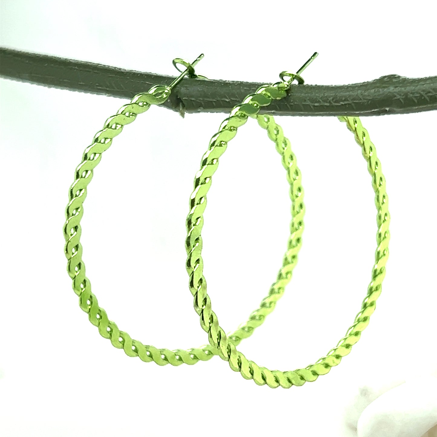 Fixed Chain Link Metallic Hoop Earrings - In 6 Colors