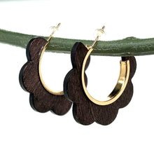 Load image into Gallery viewer, Retro Wooden Flower Cut Half Hoop Earring