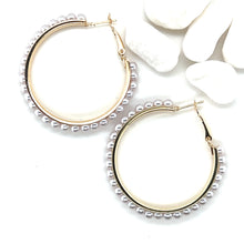 Load image into Gallery viewer, Classic Pearl Beaded Gold Tone Hoop Earrings